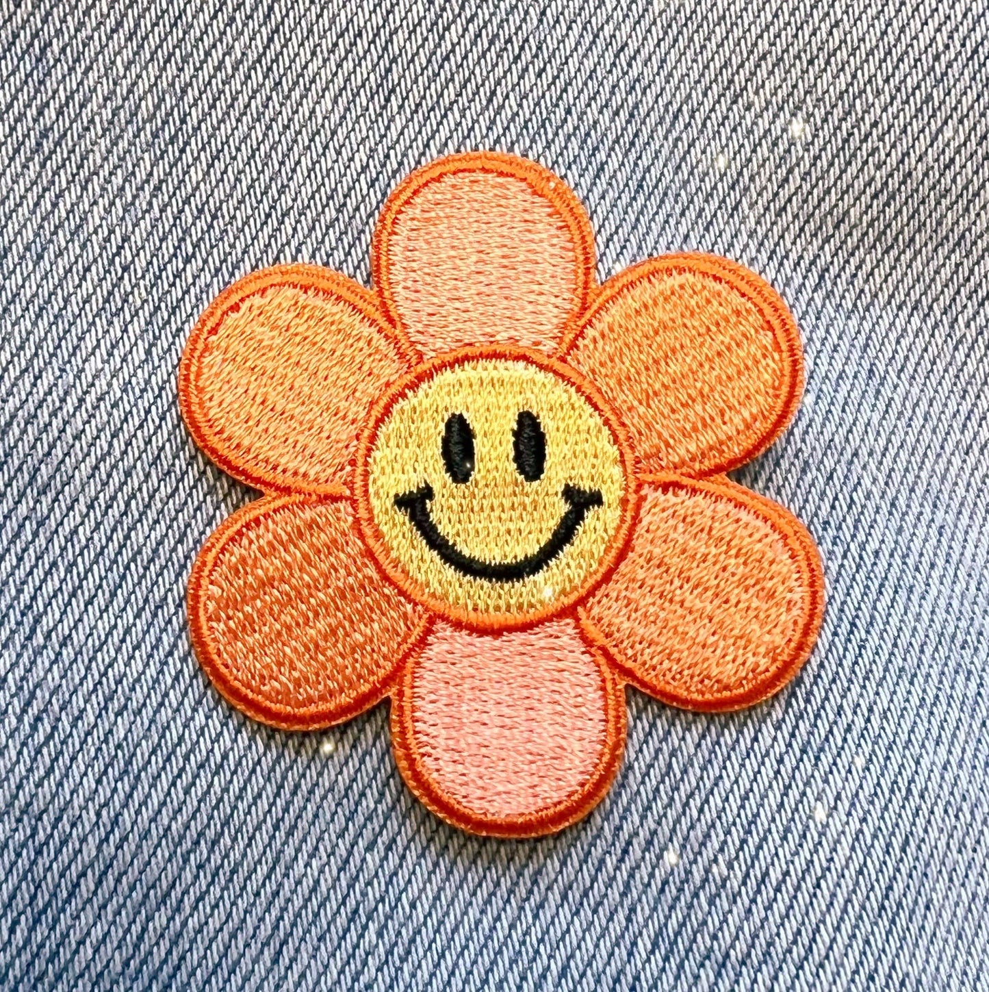 Smiley Daisy Patch:-Aqua