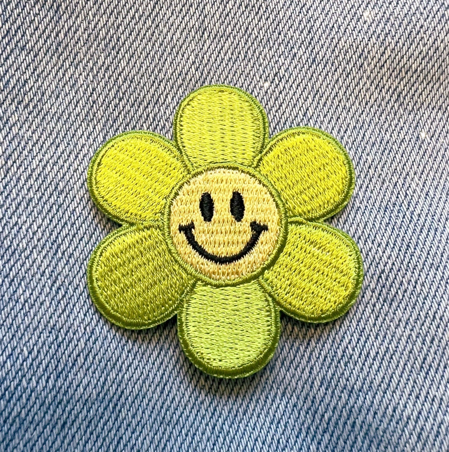 Smiley Daisy Patch:-Aqua